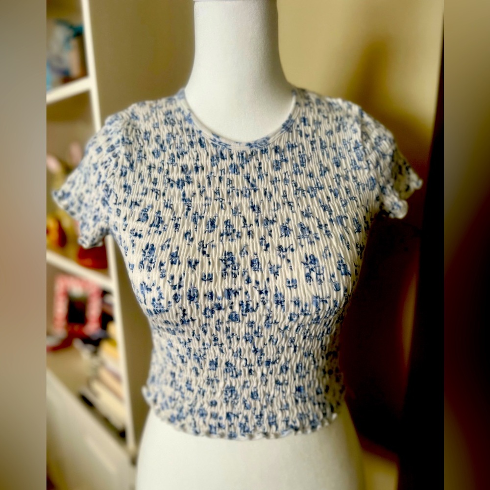 Pre Owned Hollister Flowered Shirt Size Small